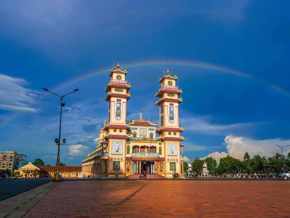 Cao Dai Holy See is an important religious center on the Tay Ninh tourist map.