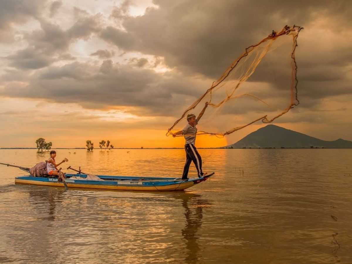 The dry season from December to April next year is a favorable time to travel to Tay Ninh.