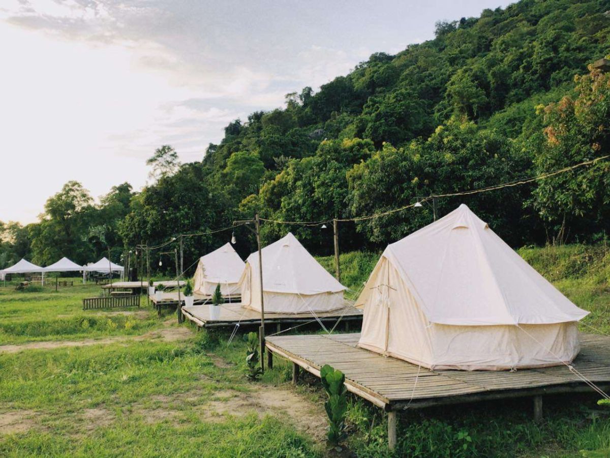 Cắm trại là hoạt động thú vị khi đến Tây Ninh.