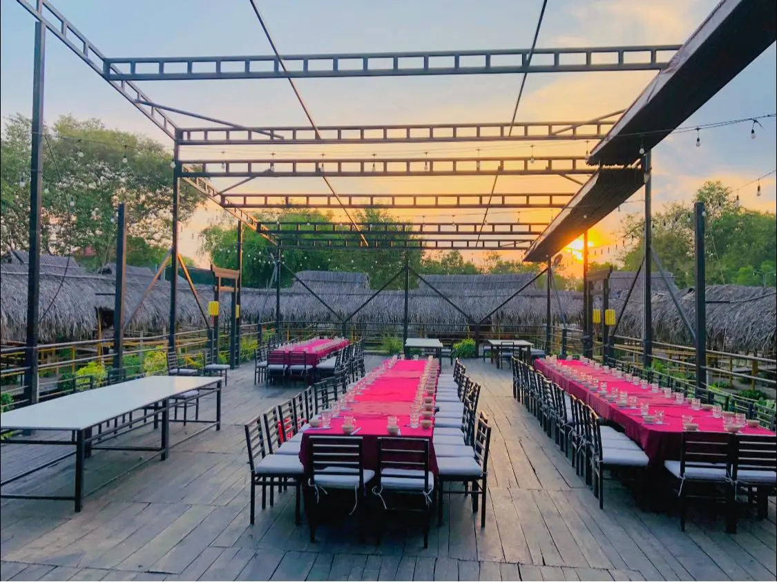 Ẩm thực và du lịch sinh thái Long Trung phù hợp với những du khách muốn tận hưởng một ngày thư giãn. 