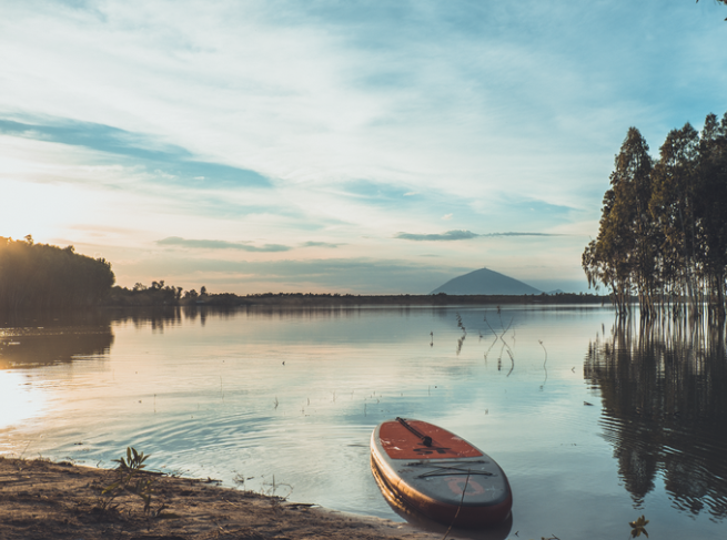 Hồ Dầu Tiếng sở hữu không gian thoáng đãng, thích hợp cắm trại. 