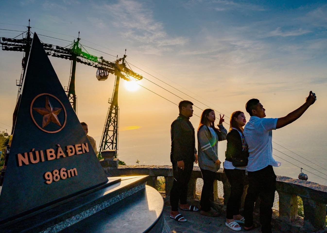  Du lịch Tây Ninh mang lại cho du khách chuyến đi đầy trải nghiệm. 