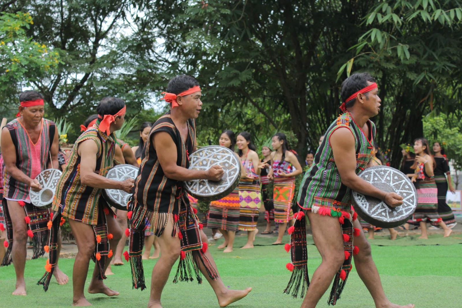 Tìm hiểu văn hóa, lịch sử khi đến du lịch Sóc Bom Bo