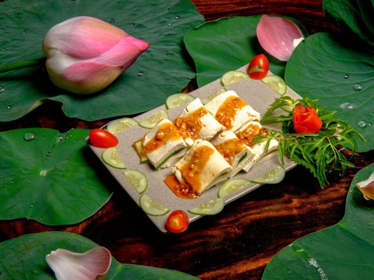 Tây Ninh nổi tiếng với nhiều quán chay ngon, nhất là xung quanh khu vực Núi Bà Đen.