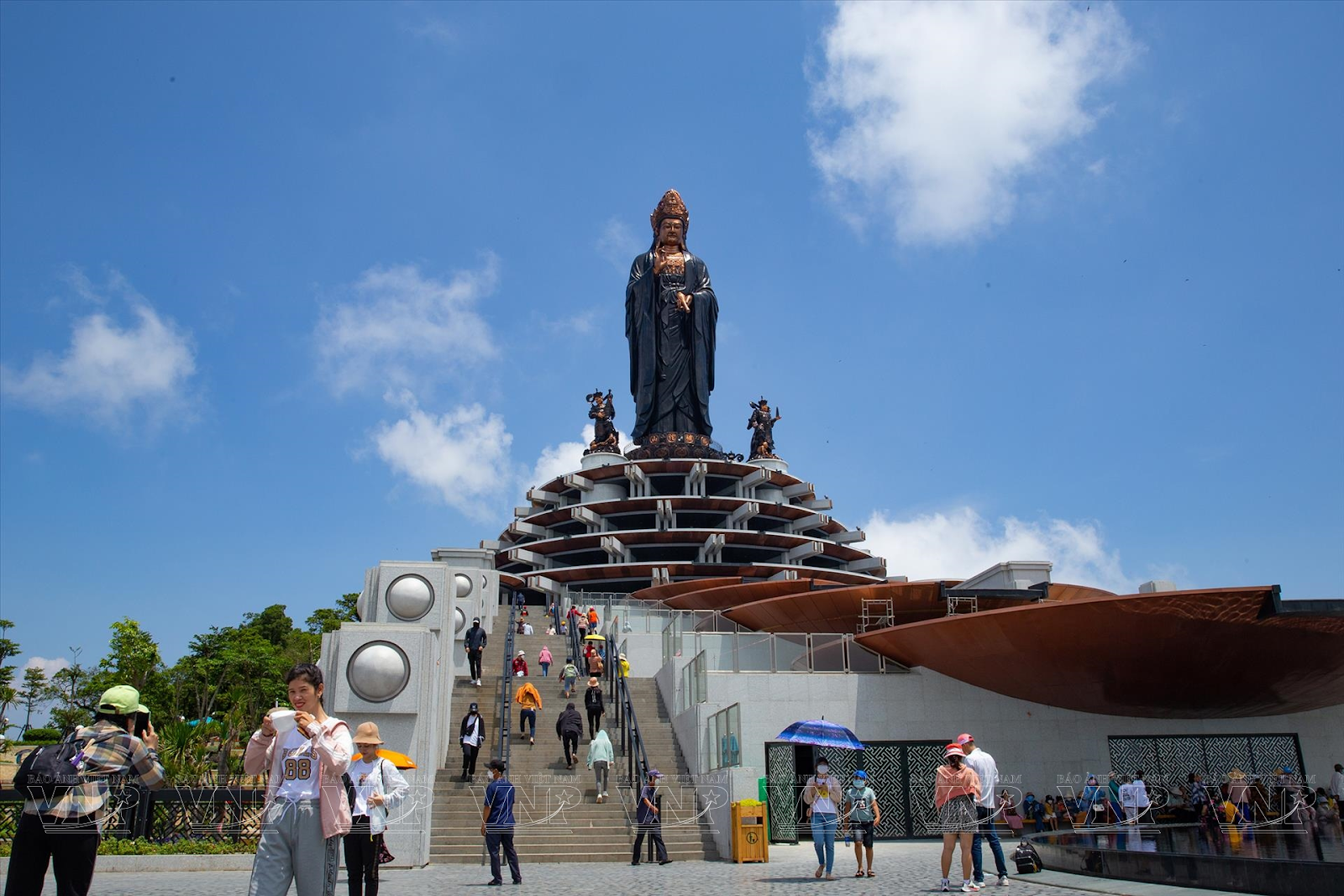 Ngày 10/3 âm lịch thường gắn với Giỗ Tổ Hùng Vương, là dịp để người Việt tưởng nhớ công lao dựng nước của các Vua Hùng. 