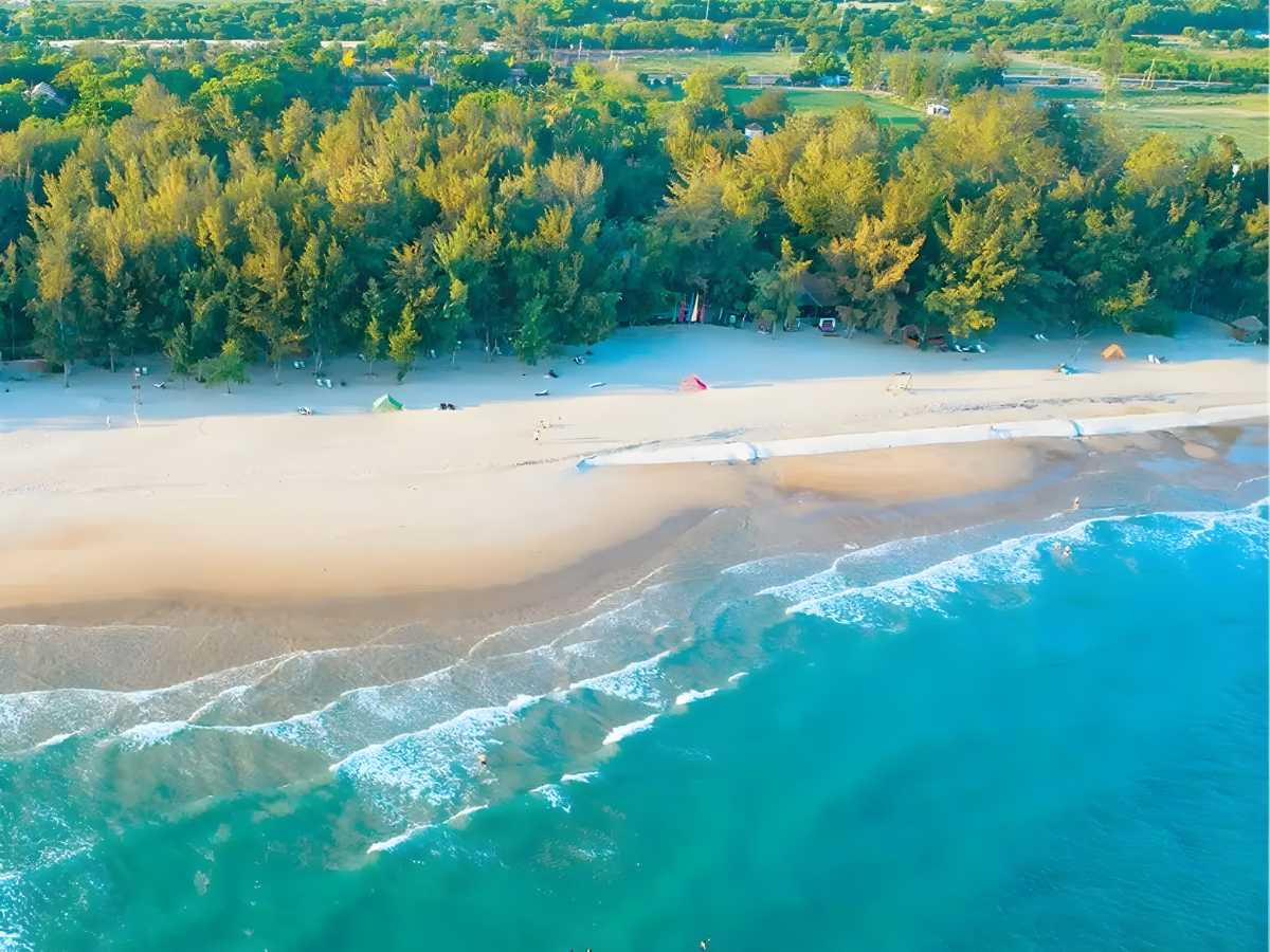 Hồ Tràm thuộc Bà Rịa – Vũng Tàu, là một trong những địa điểm tránh đông 10/3 gần TP.HCM được đánh giá cao về cảnh quan tự nhiên. 